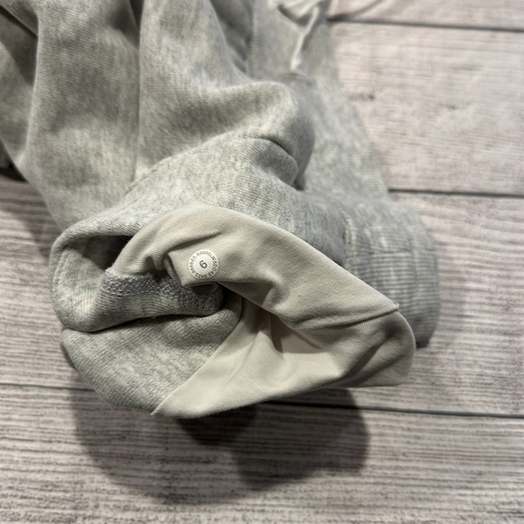 🍋Women’s Lululemon Scuba High-Rise Relaxed Jogger Size 6🍋 - Picture 13 of 16